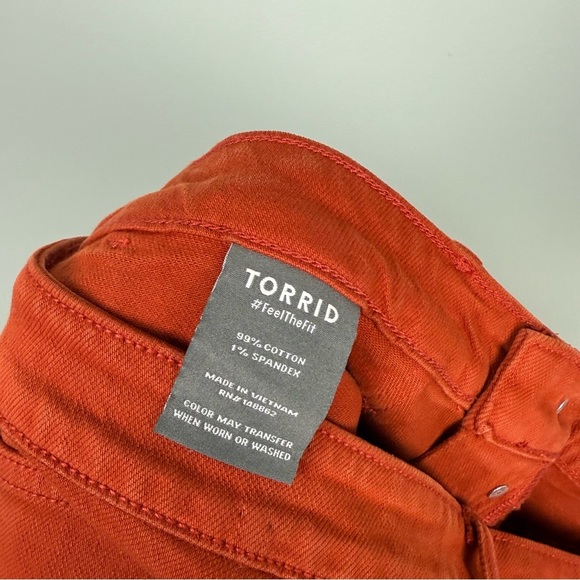 Torrid Picante Mom Straight Vintage Stretch High-Rise Jean Raw Hem Size 14 Tall - Picture 8 of 8